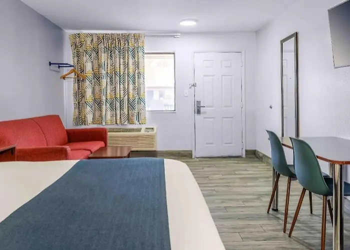 I-40 East Lucky Lane Hotel 2*