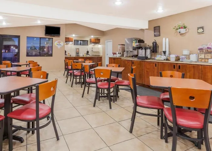 I-40 East Lucky Lane Hotel 2*