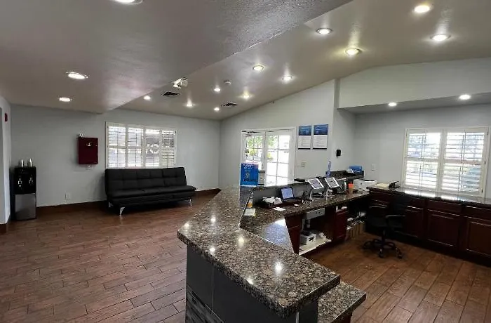 Hotel I-40 East Lucky Lane 2*