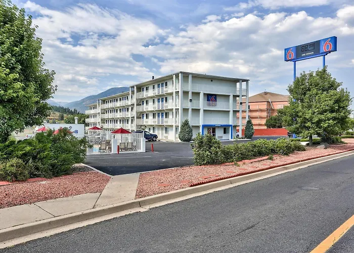 Hotel I-40 East Lucky Lane