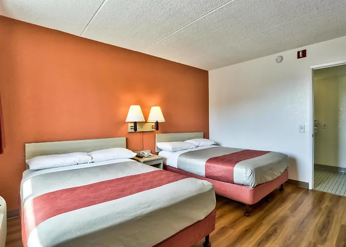 I-40 East Lucky Lane Hotel 2*